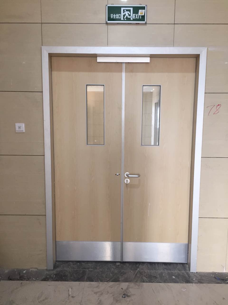healthcare door manufacturer